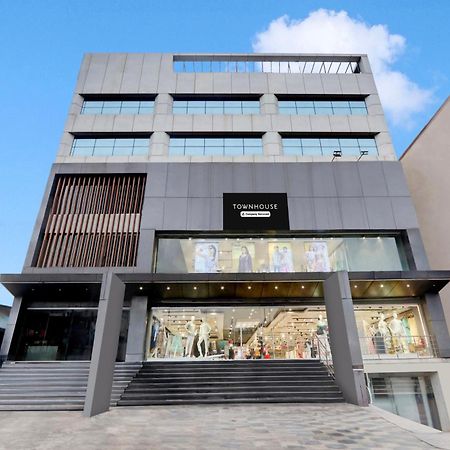 Super Townhouse Daba Garden Road Hotel Visakhapatnam Exterior photo